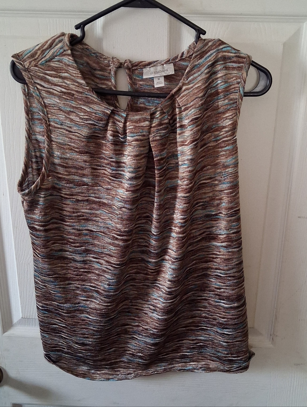 Dressbarn - Women's Sleeveless Casual Stretch Blouse. Size Medium